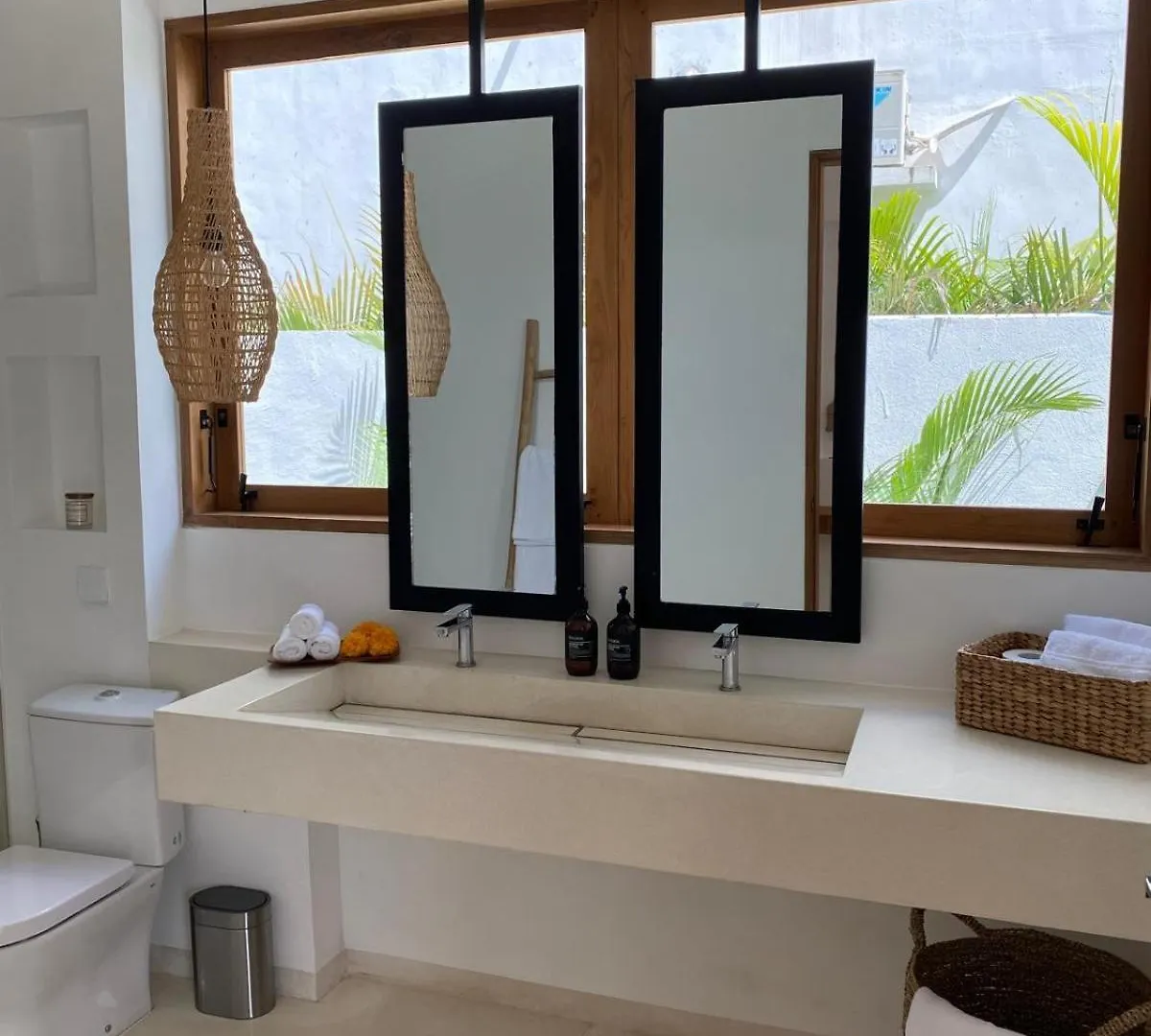 Barong Bingin Villa Uluwatu  Indonesia